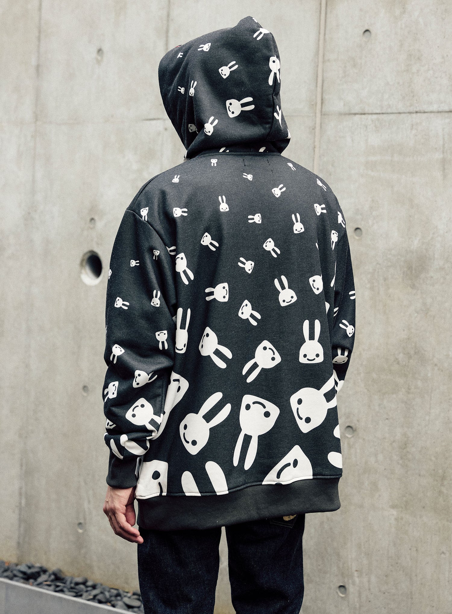 降り積もるウサギパーカー