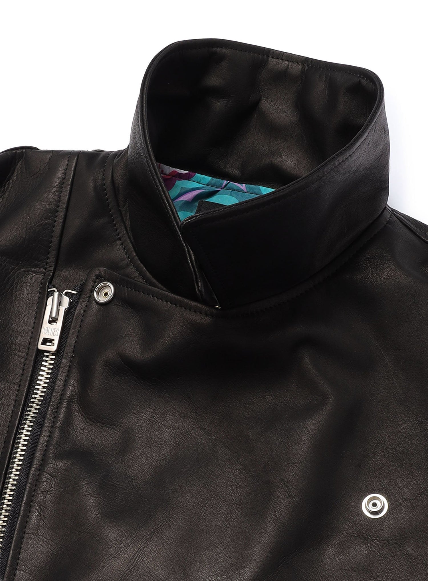 カウレザーの三RIDERS JACKET 白ウサギ