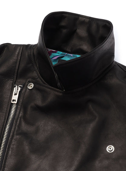 カウレザーの三RIDERS JACKET 白ウサギ