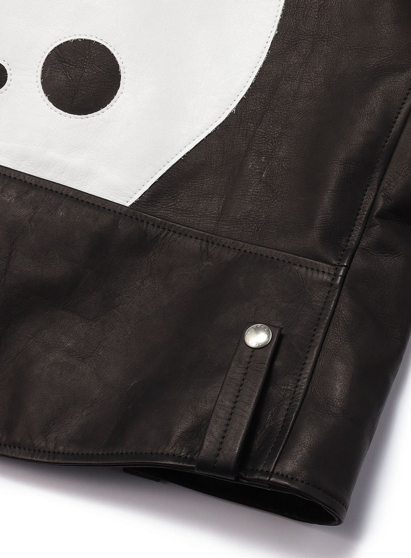 カウレザーの三RIDERS JACKET 白ウサギ