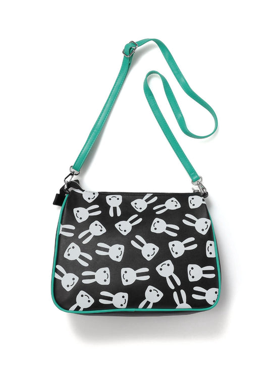 合皮のパイピングショルダーバッグ