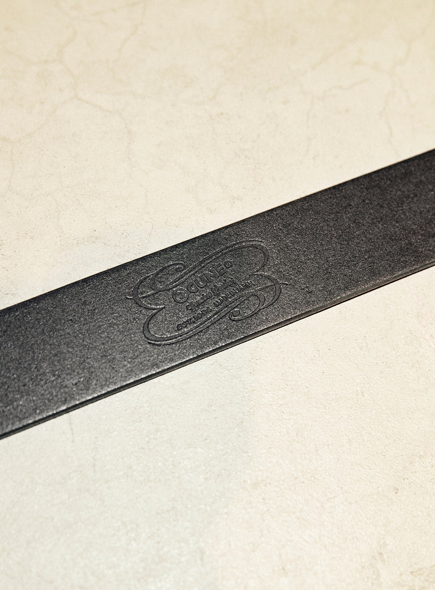 ウサギがいっぱいバックルスタッズレザーベルト