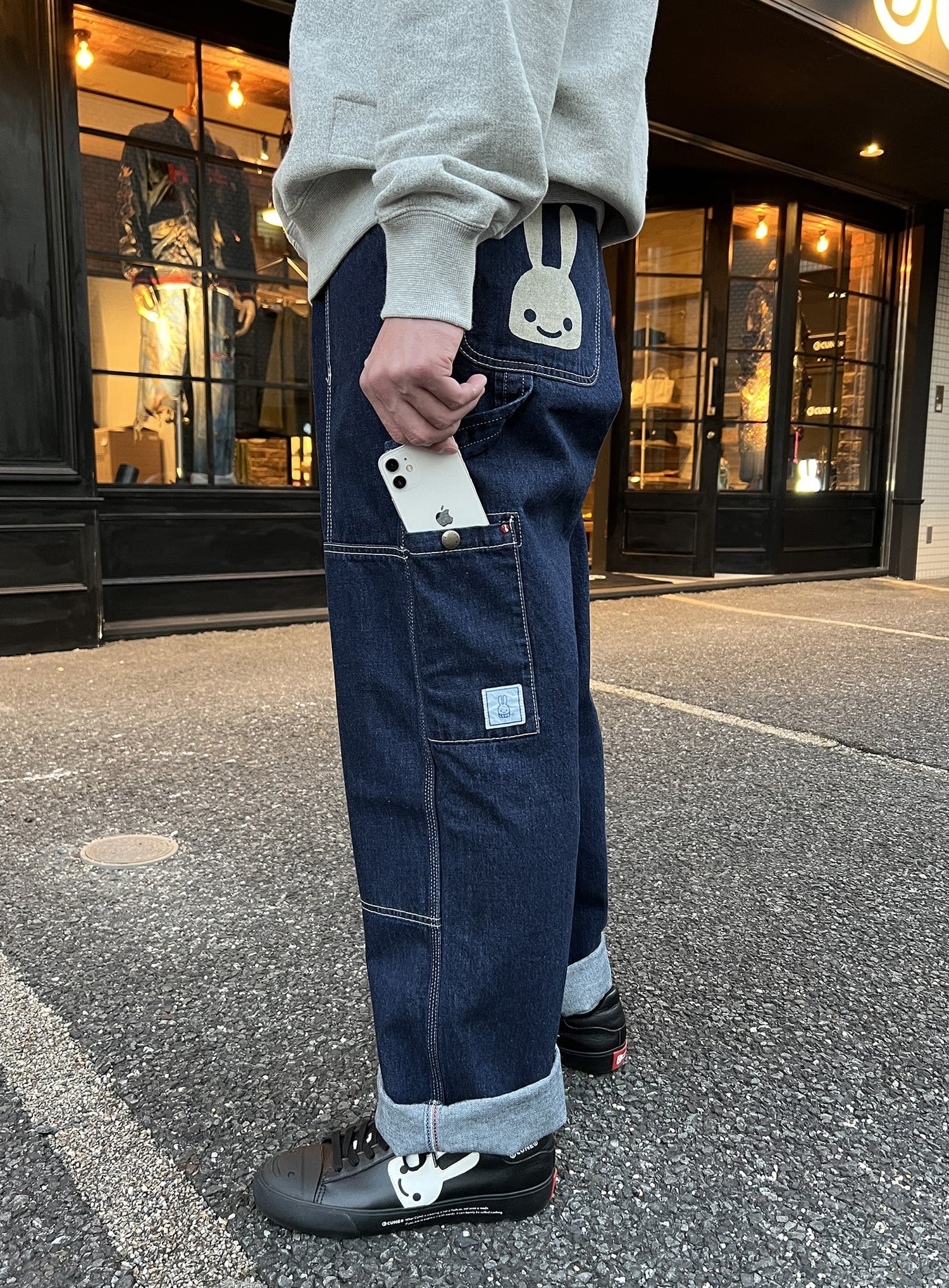 デニムのゴムペインターパンツ