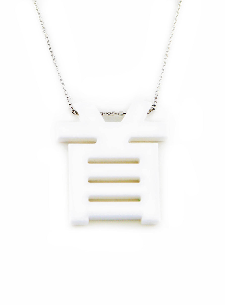 「首」ネックレス