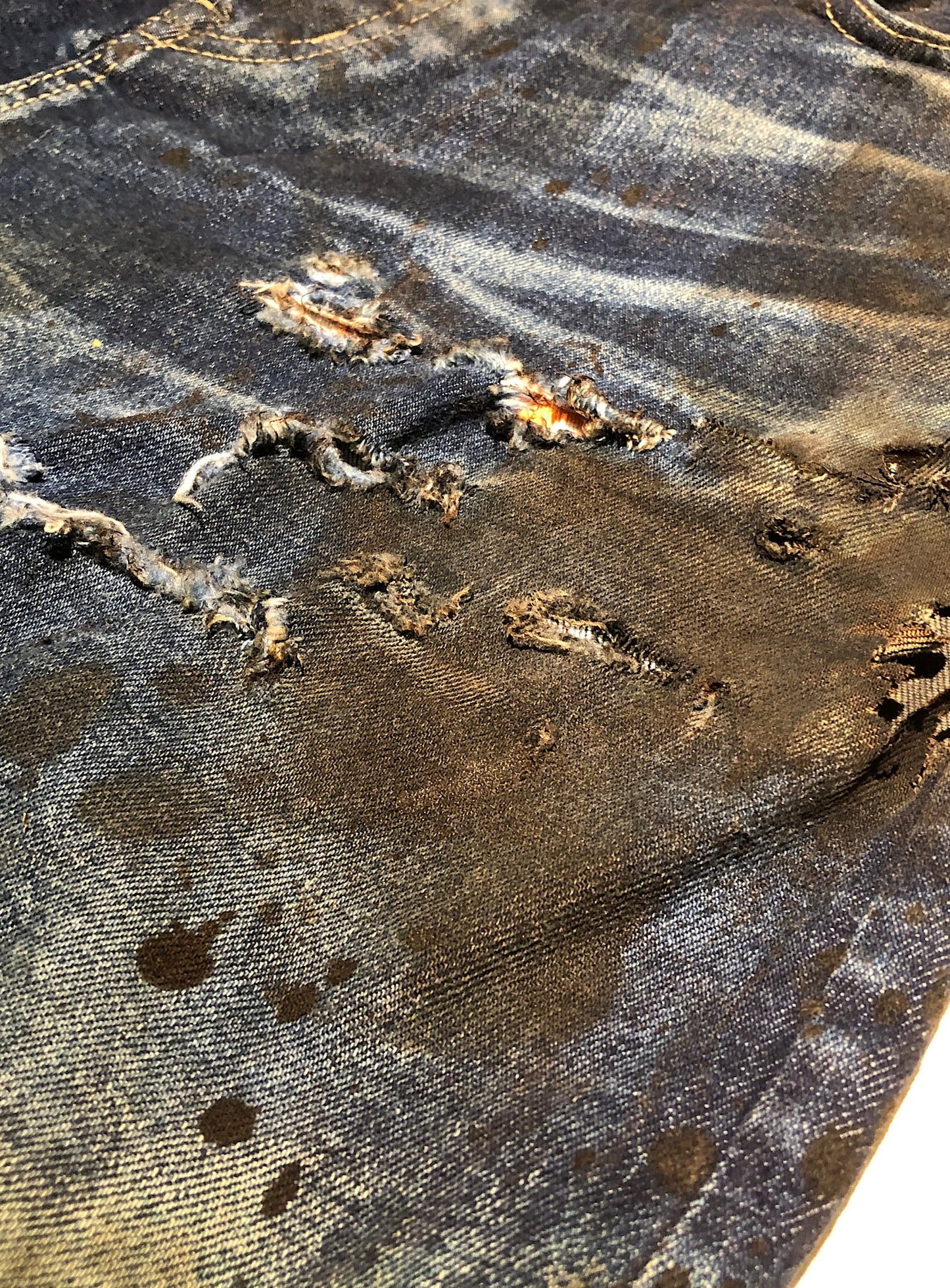 ボロボロなジーパン-股-U2