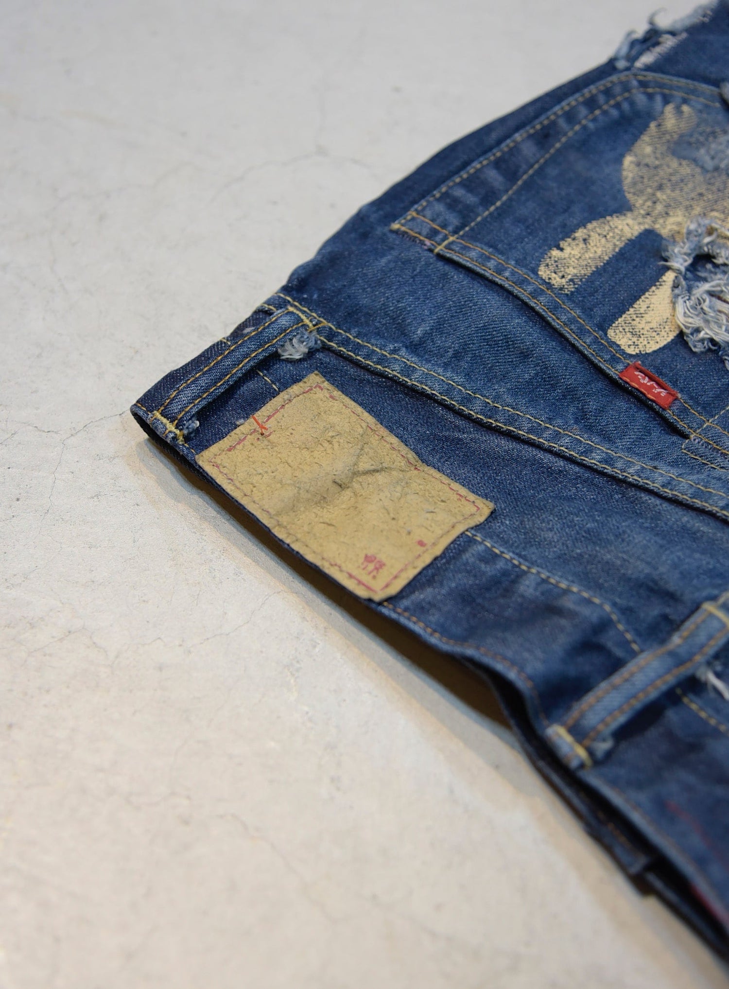 ボロボロなジーパン-筒-U2