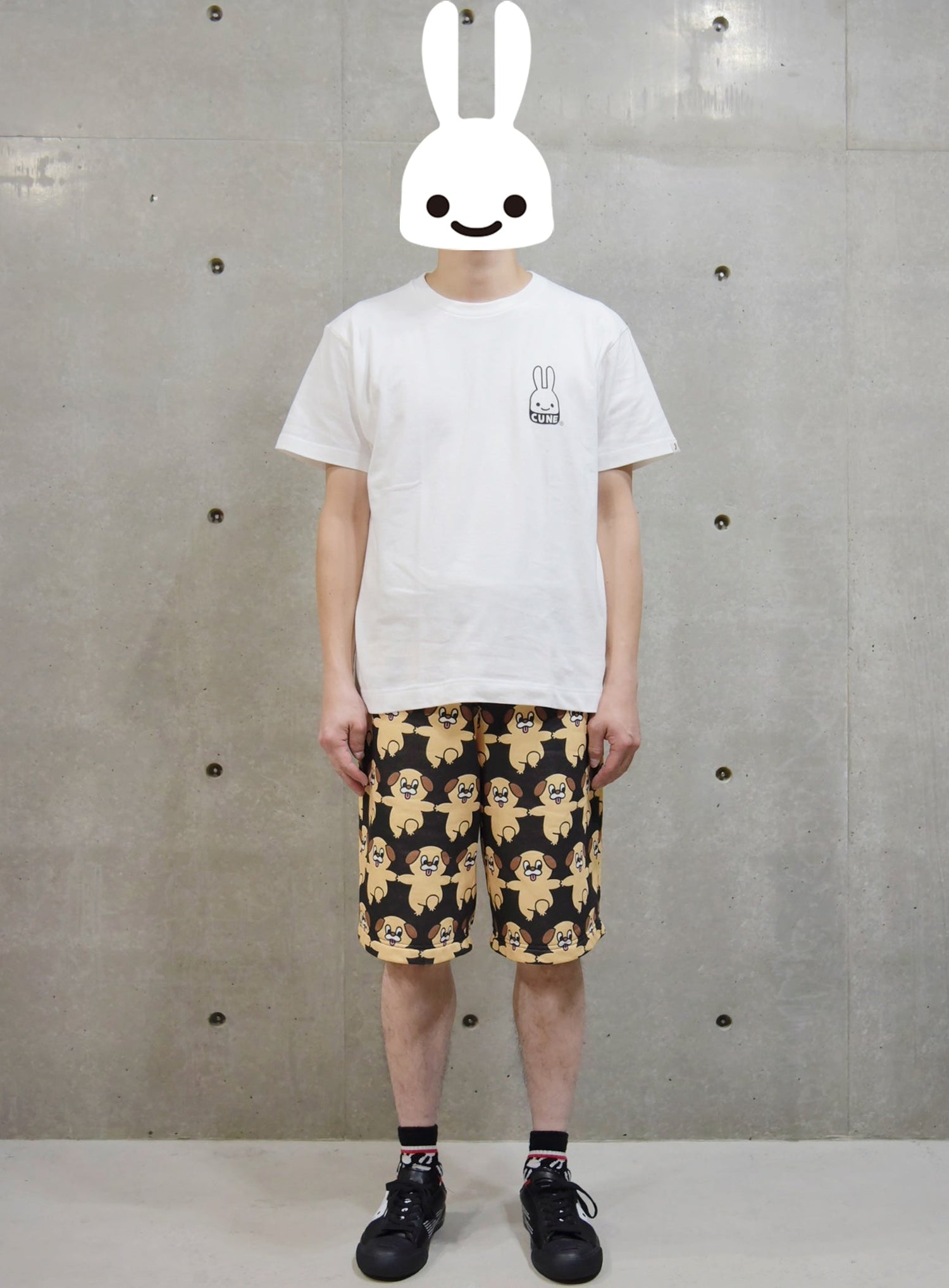 片足上げたいぬショーツ