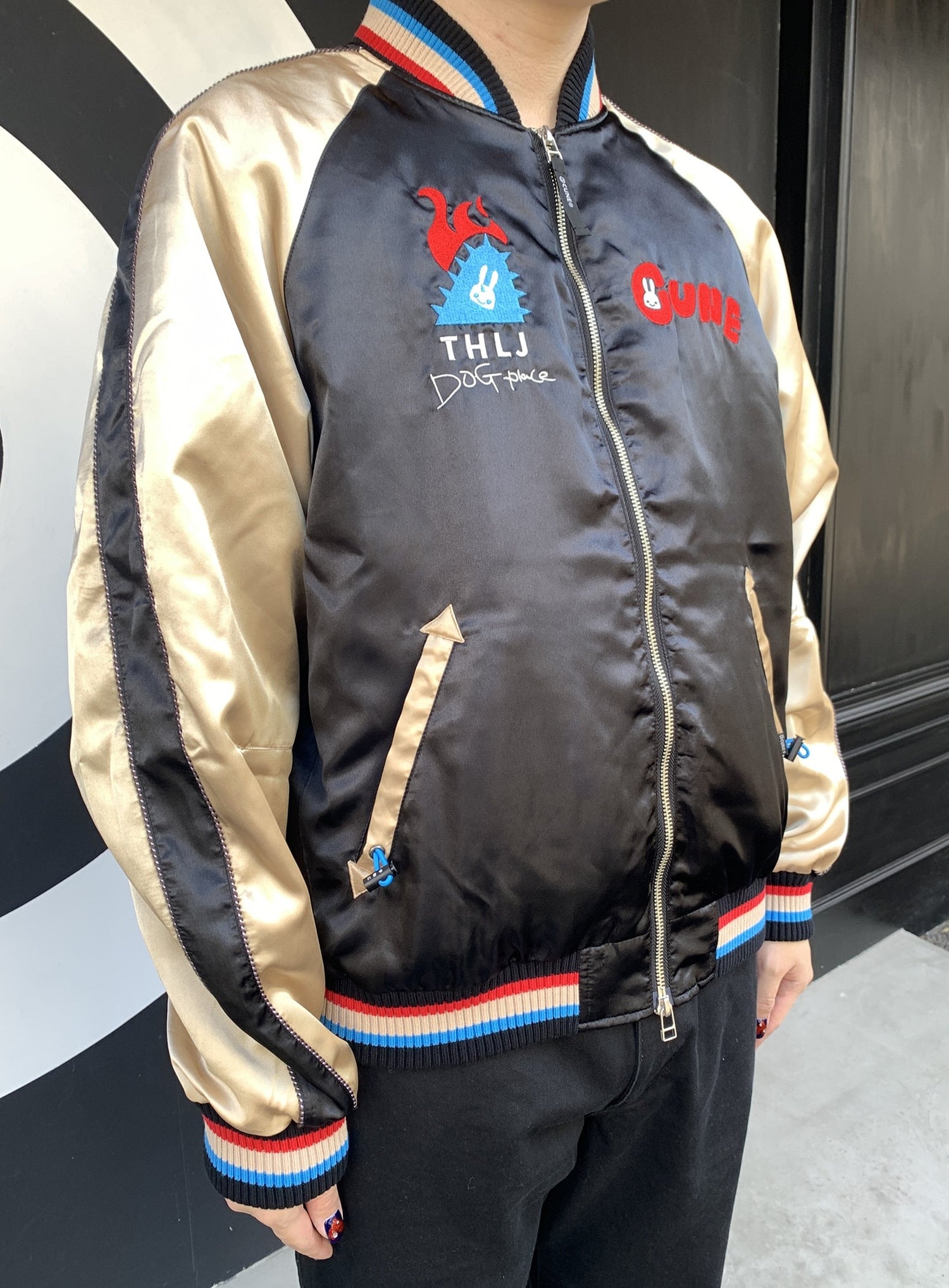 THLJドッグプレイスのスカジャン
