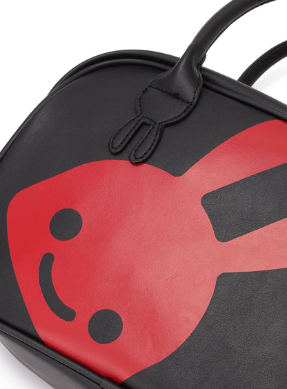 合皮のハンドバッグ