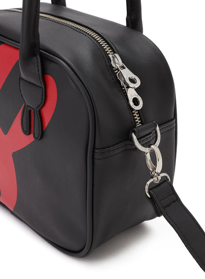 合皮のハンドバッグ