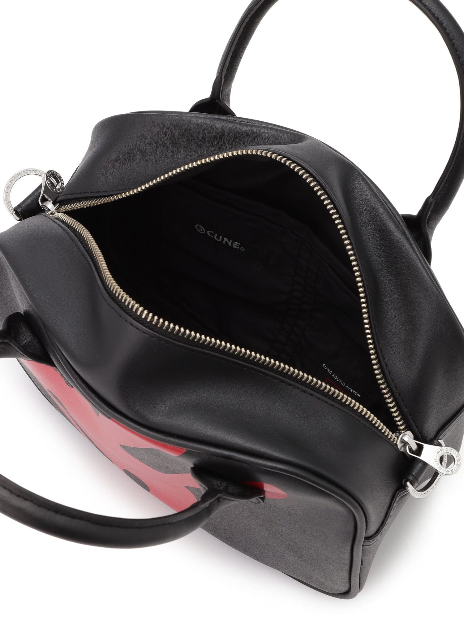 合皮のハンドバッグ