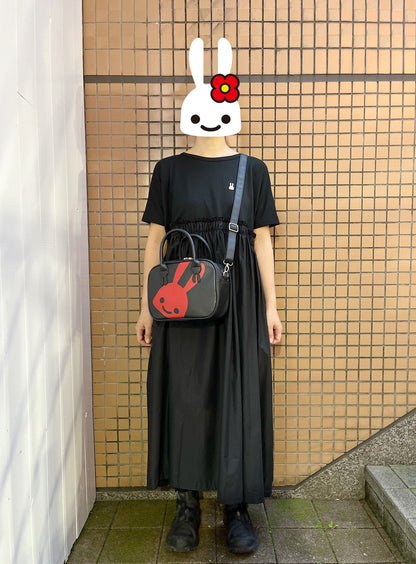 合皮のハンドバッグ