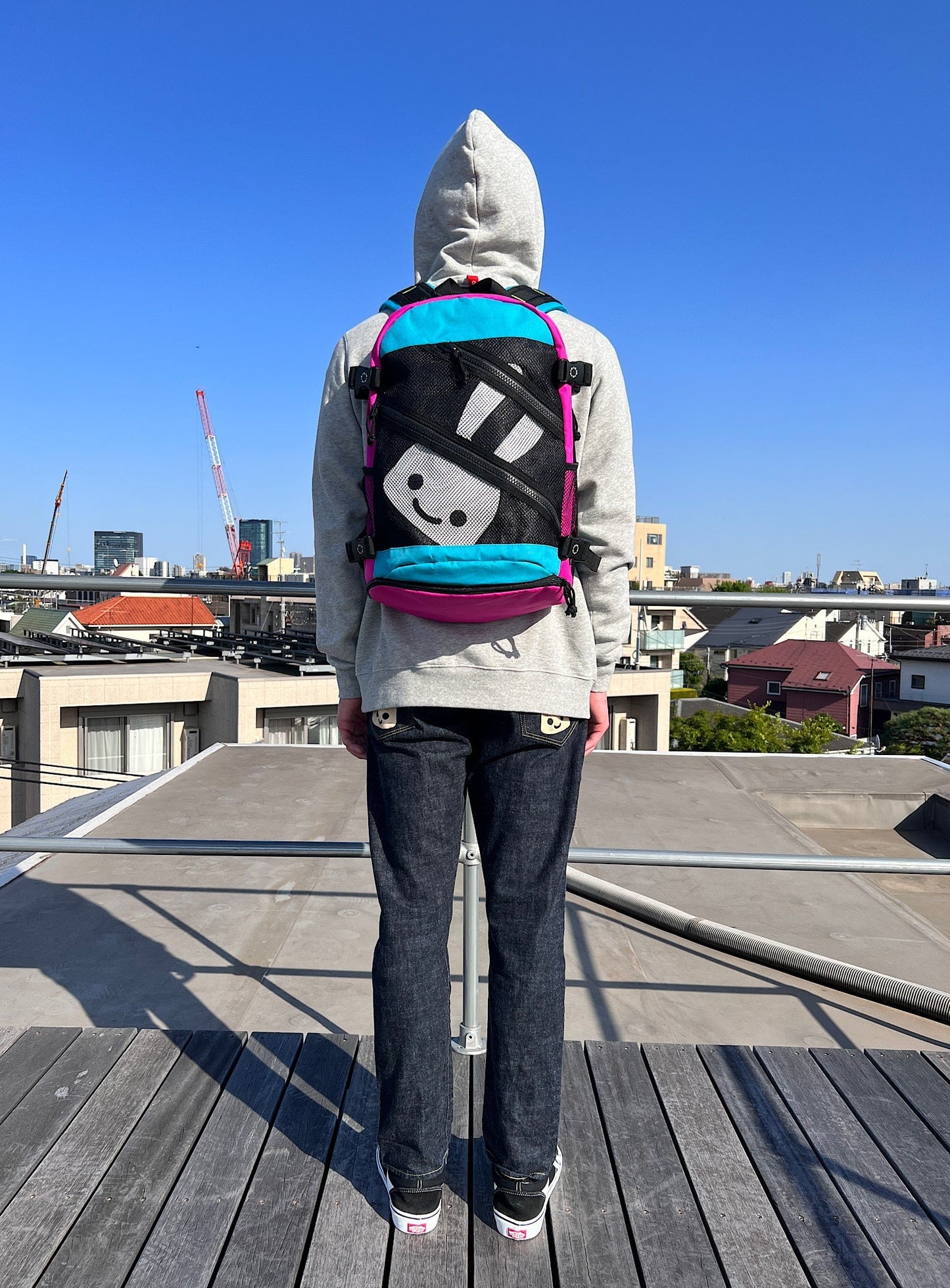 メッシュポケットバックパック