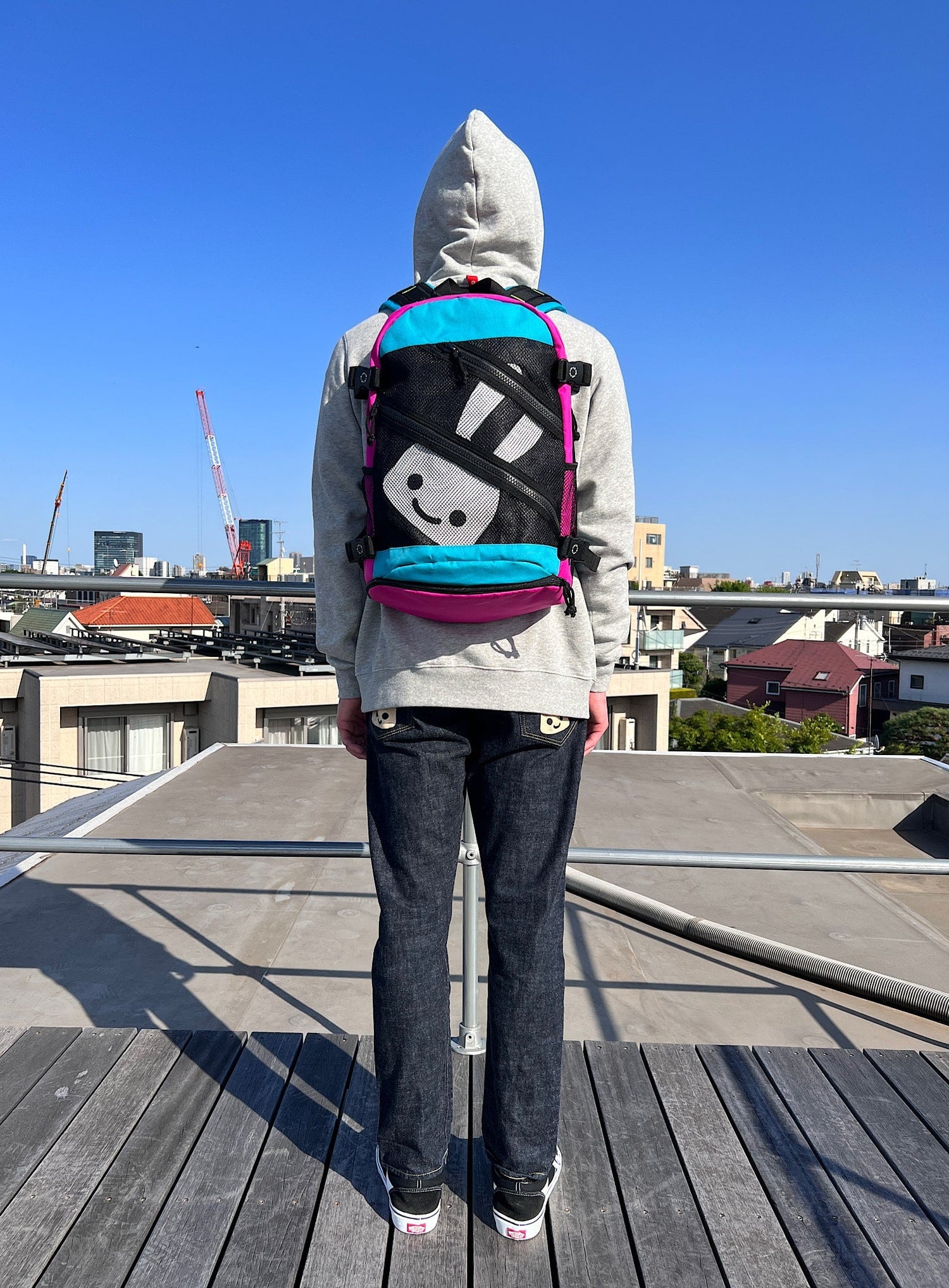 メッシュポケットバックパック