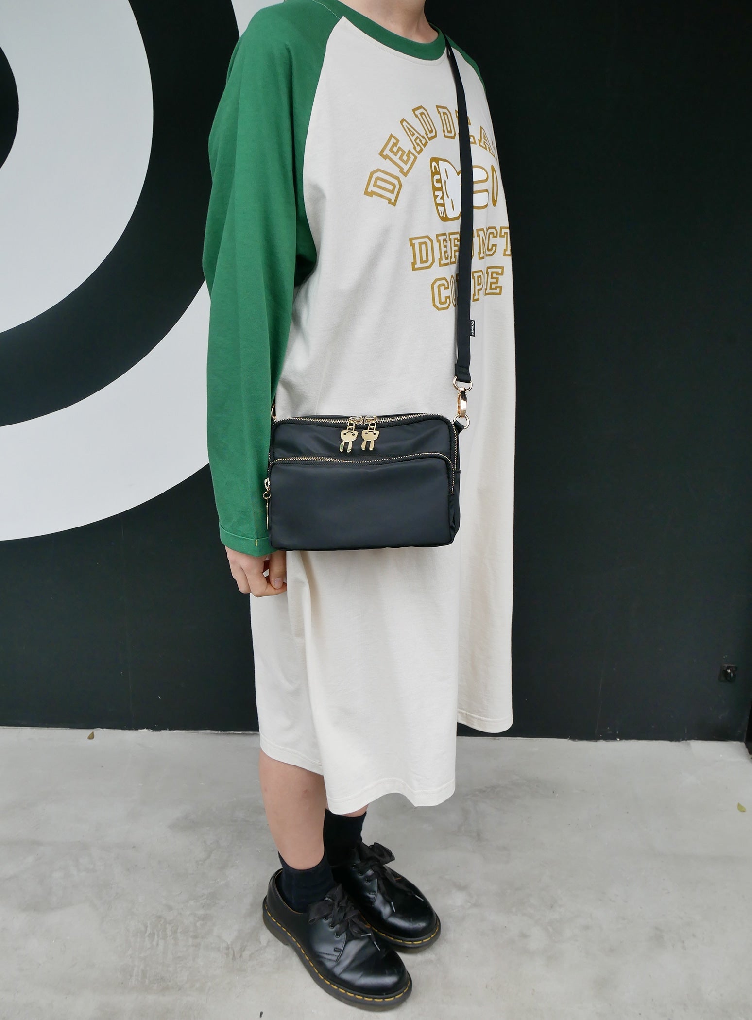 かわいいっぽいショルダーポーチ – CUNE