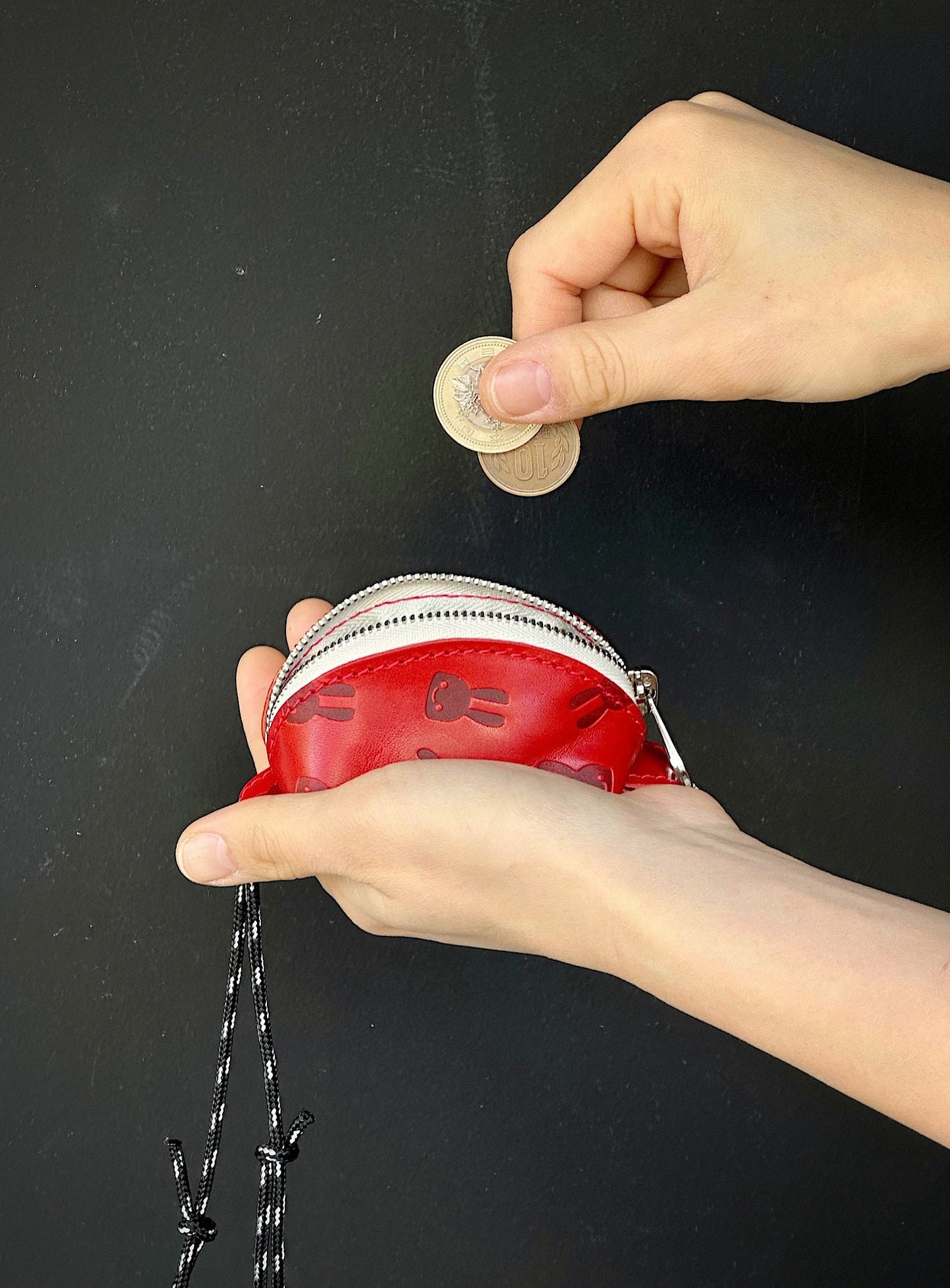 レザー首かけコインケース