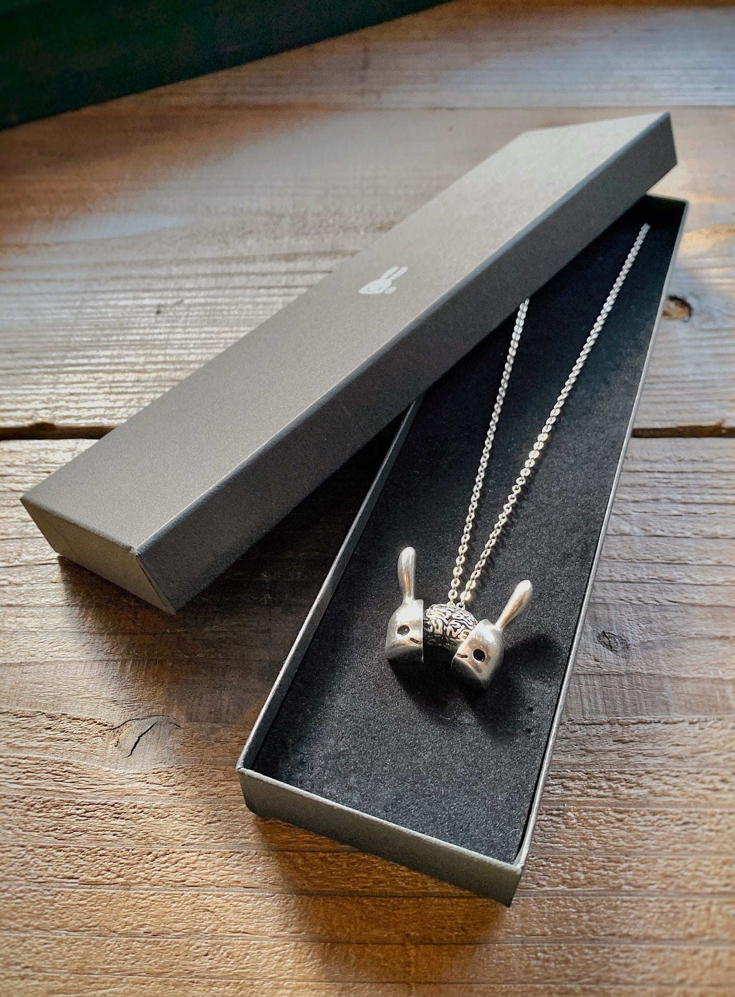 ウサギの中身ネックレス 2