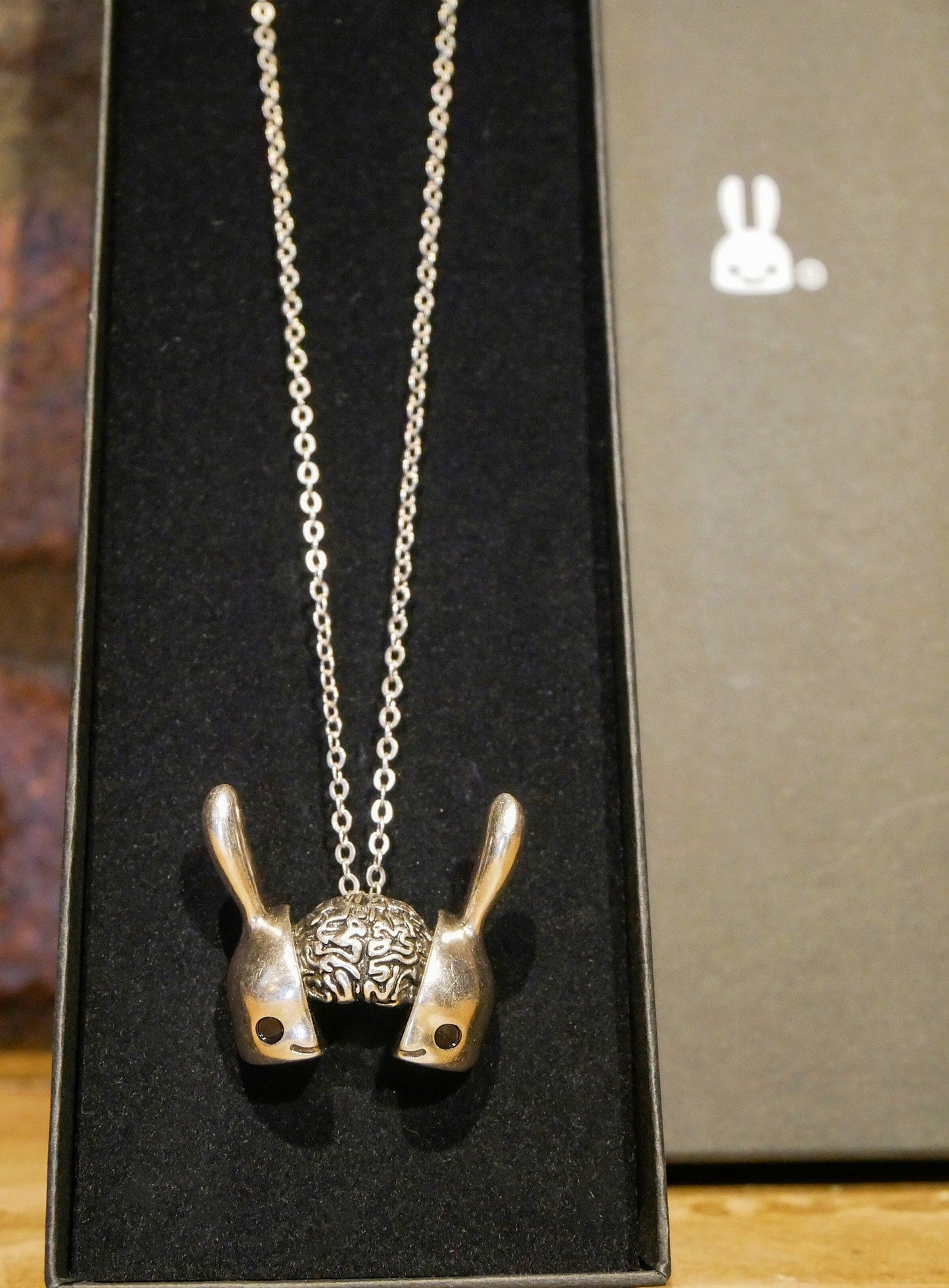 ウサギの中身ネックレス 2