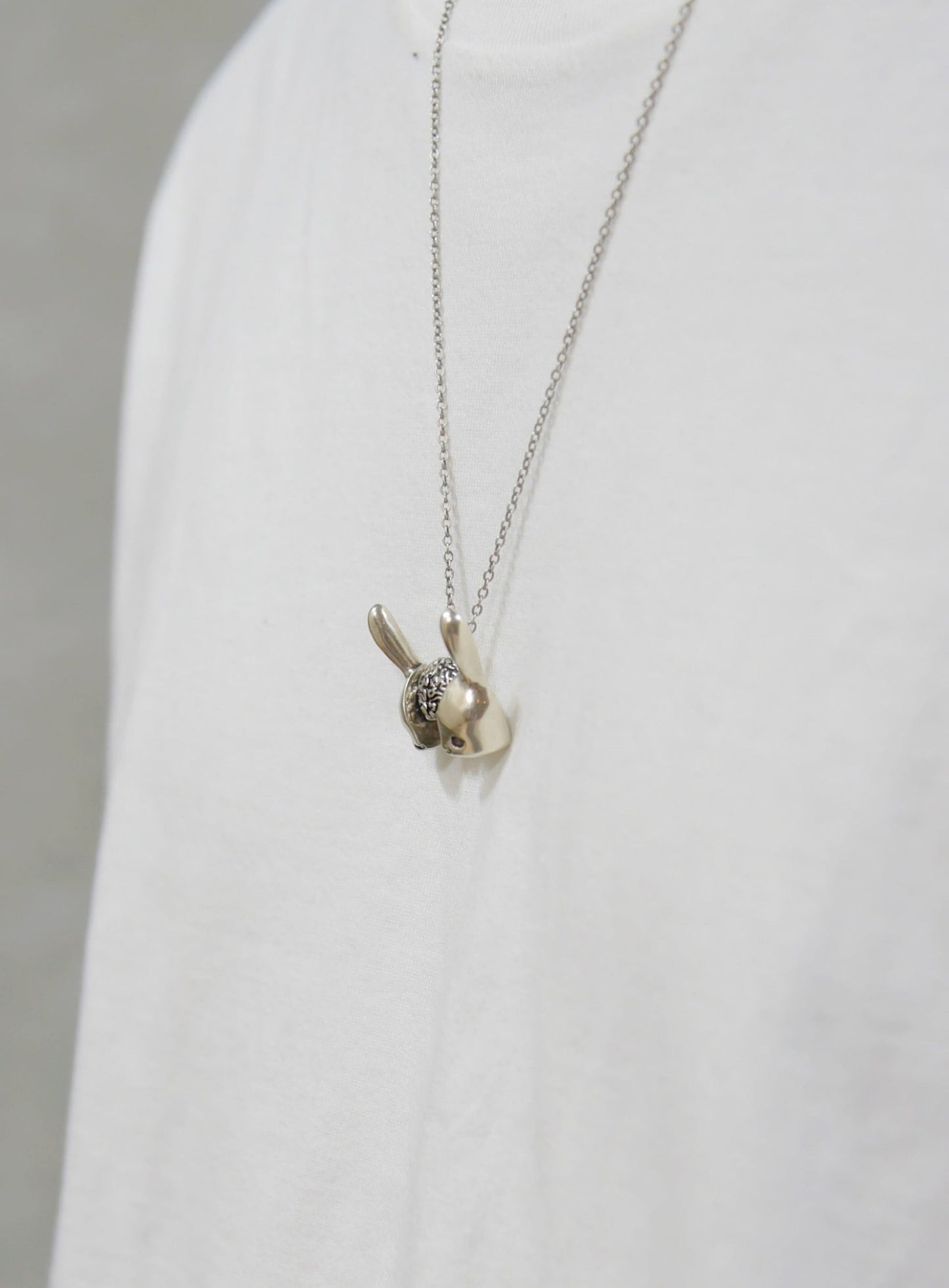 ウサギの中身ネックレス 2