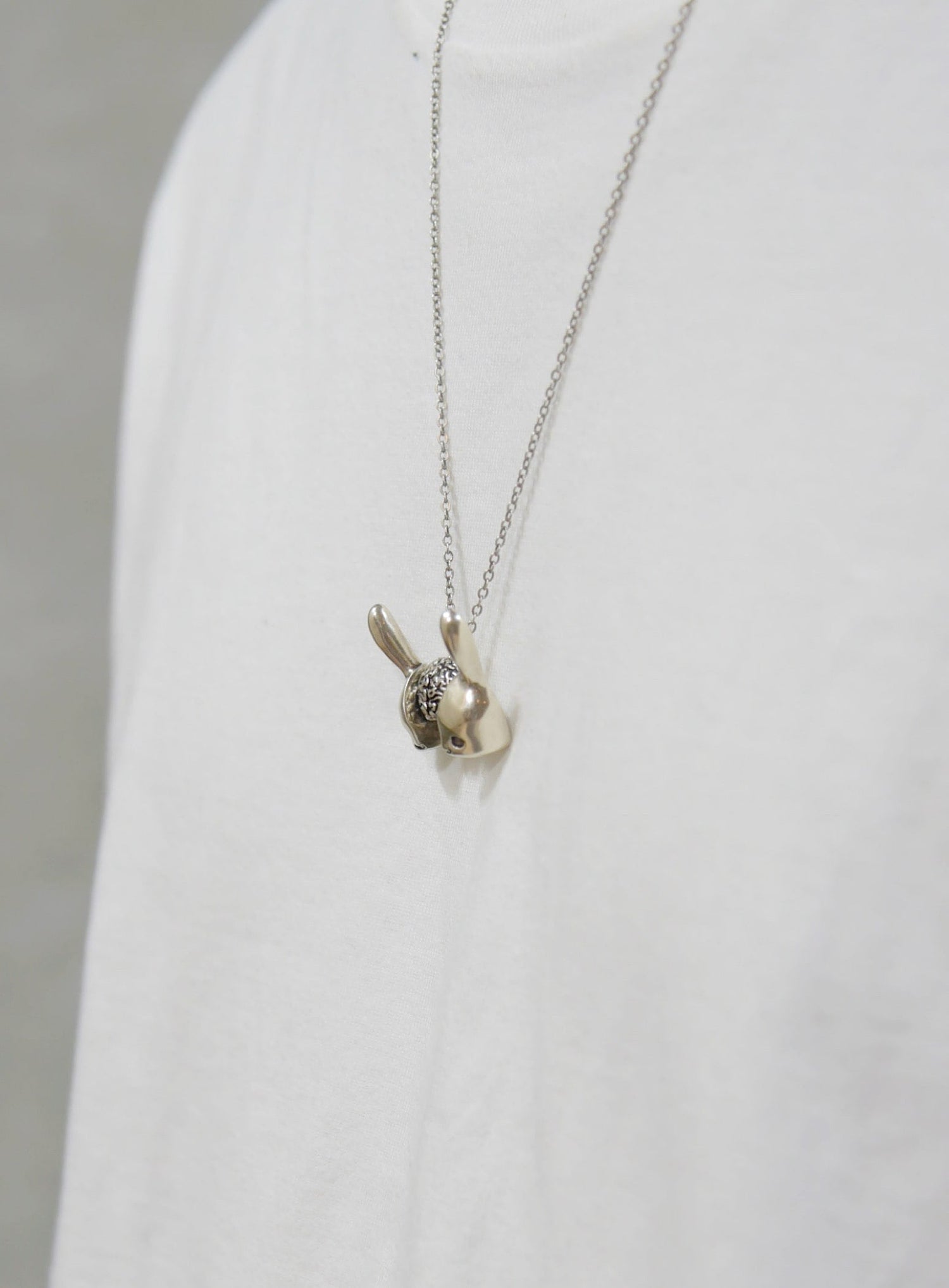 ウサギの中身ネックレス 2