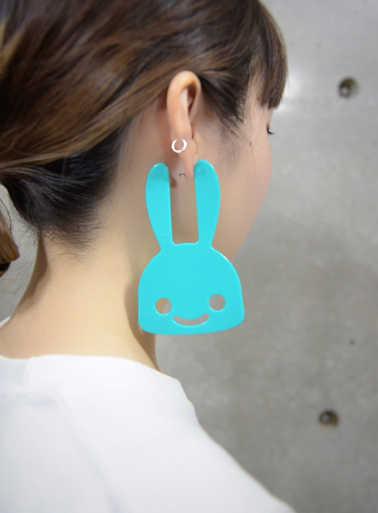 アクリルビッグウサギピアス 2P