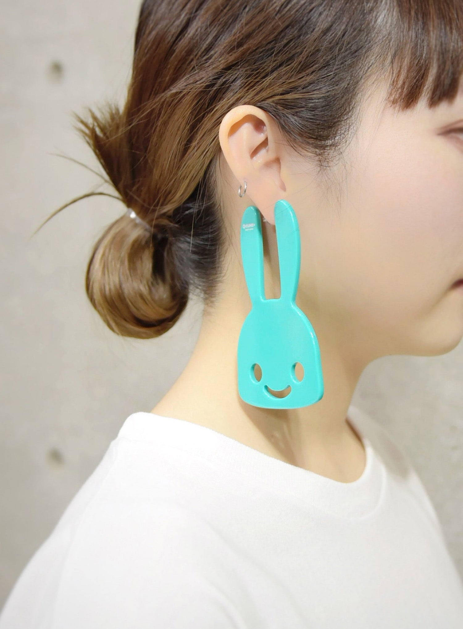 アクリルビッグウサギピアス 2P