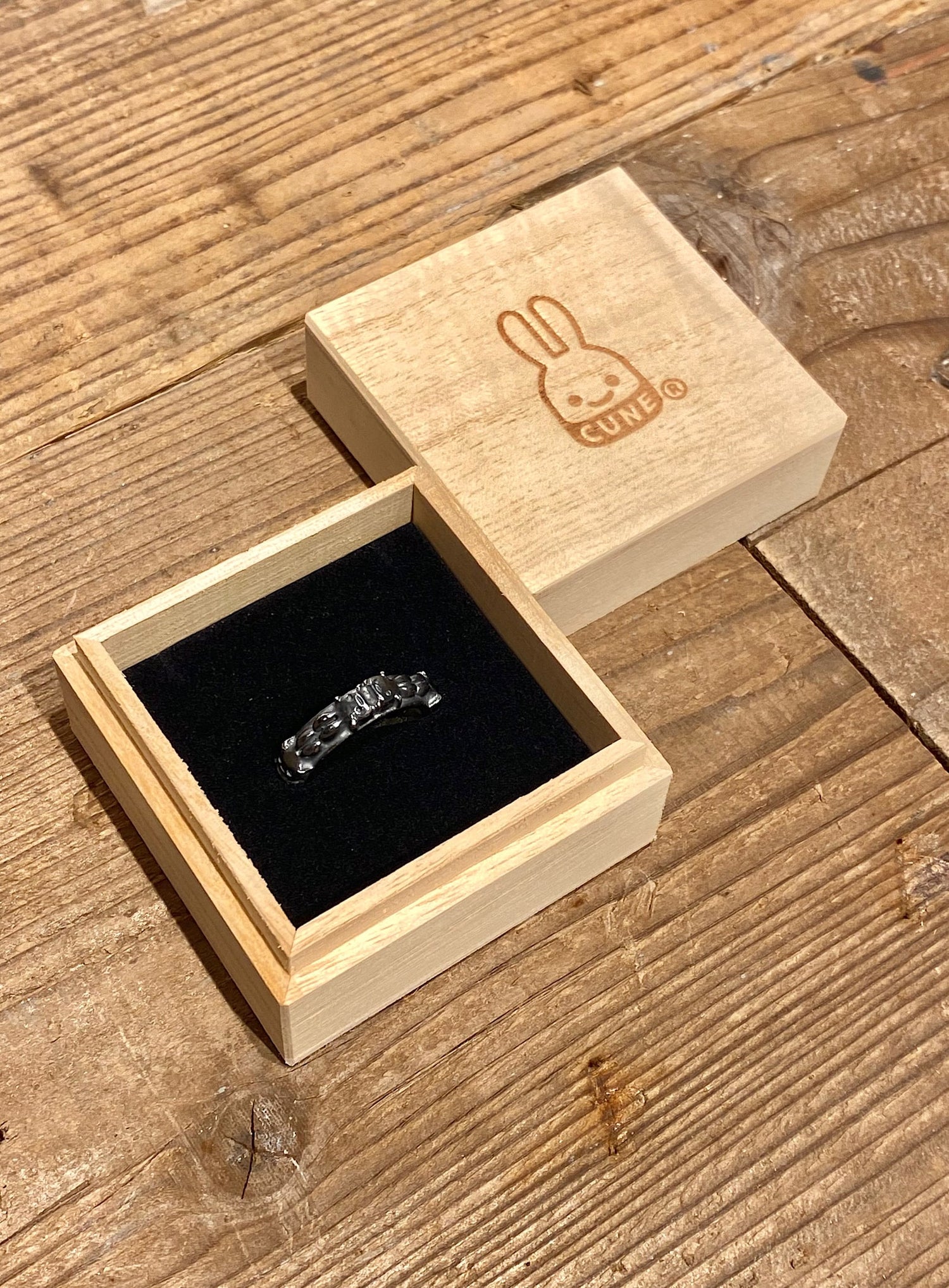 SLV925 横向きウサギリング