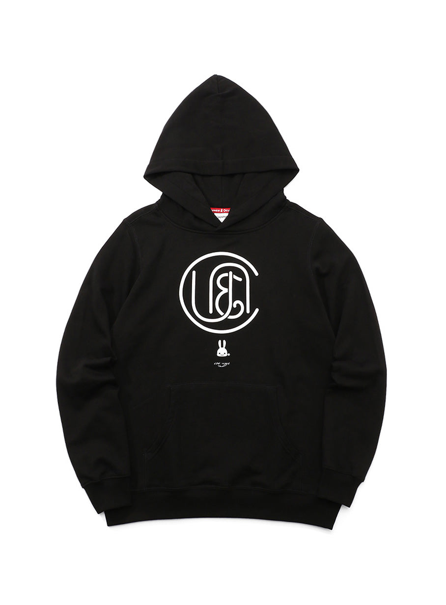 CUNE PULL PARKA ロゴ