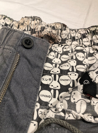 ボロボロなメカニックスタッフのパンツ