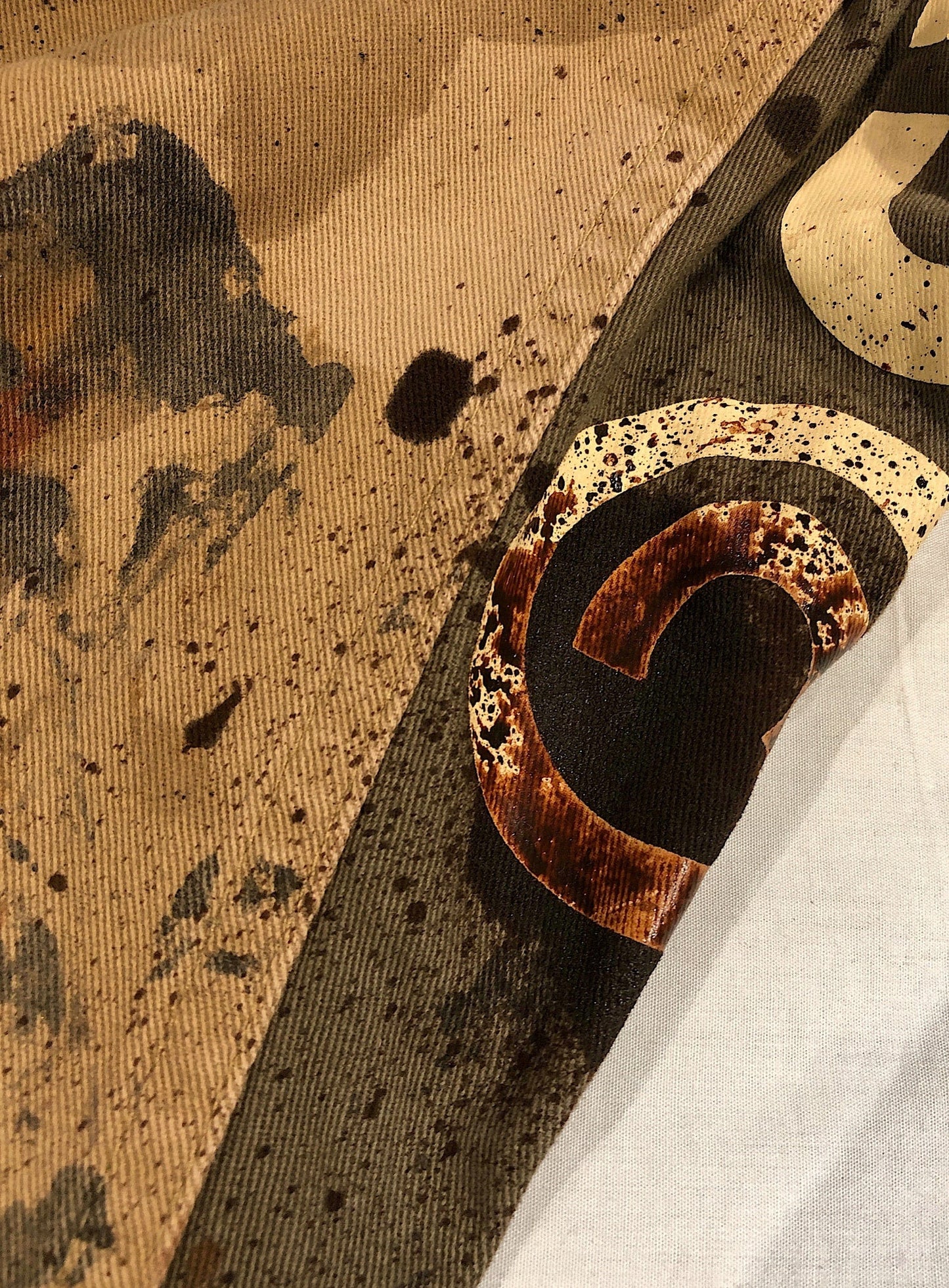 ボロボロな登山パンツ