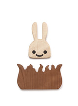 木でできたマグネットうさぎのマルチケース