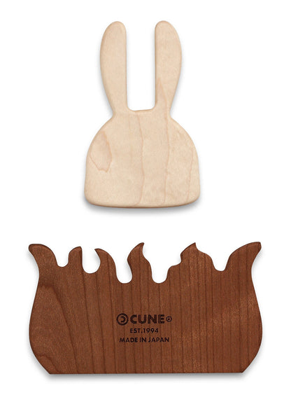 木でできたマグネットうさぎのマルチケース