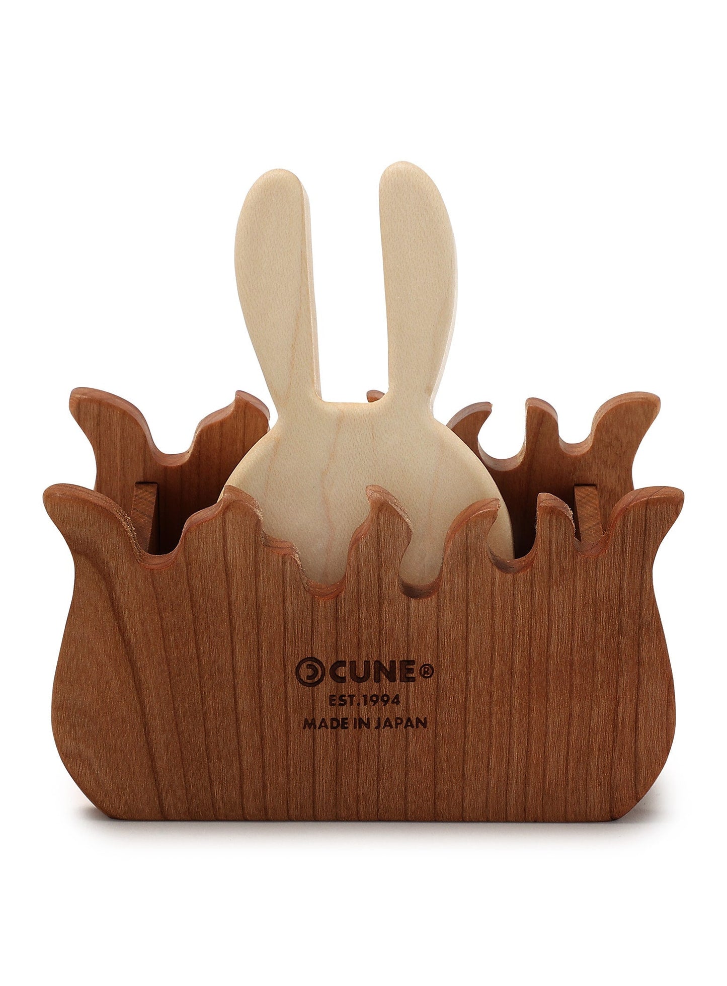 木でできたマグネットうさぎのマルチケース