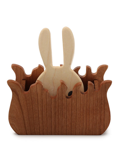 木でできたマグネットうさぎのマルチケース