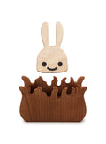 木でできたマグネットうさぎのマルチケース