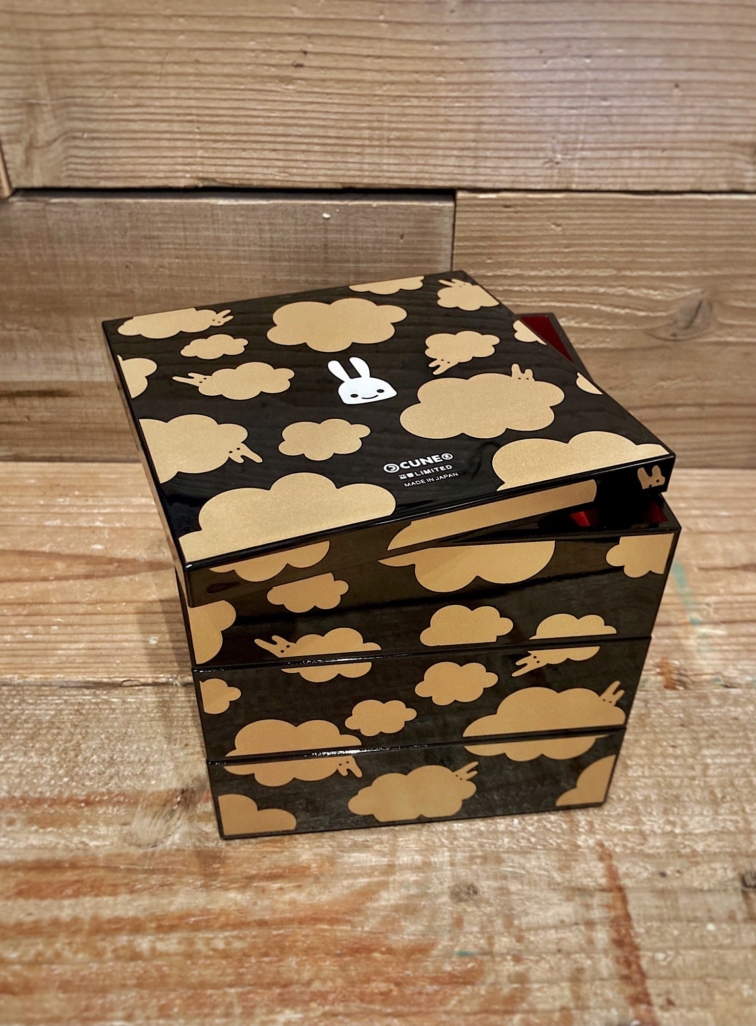 CUNEキューン　漆塗り3段重箱　未使用新品 3段重箱 迎春LIMITED – CUNE