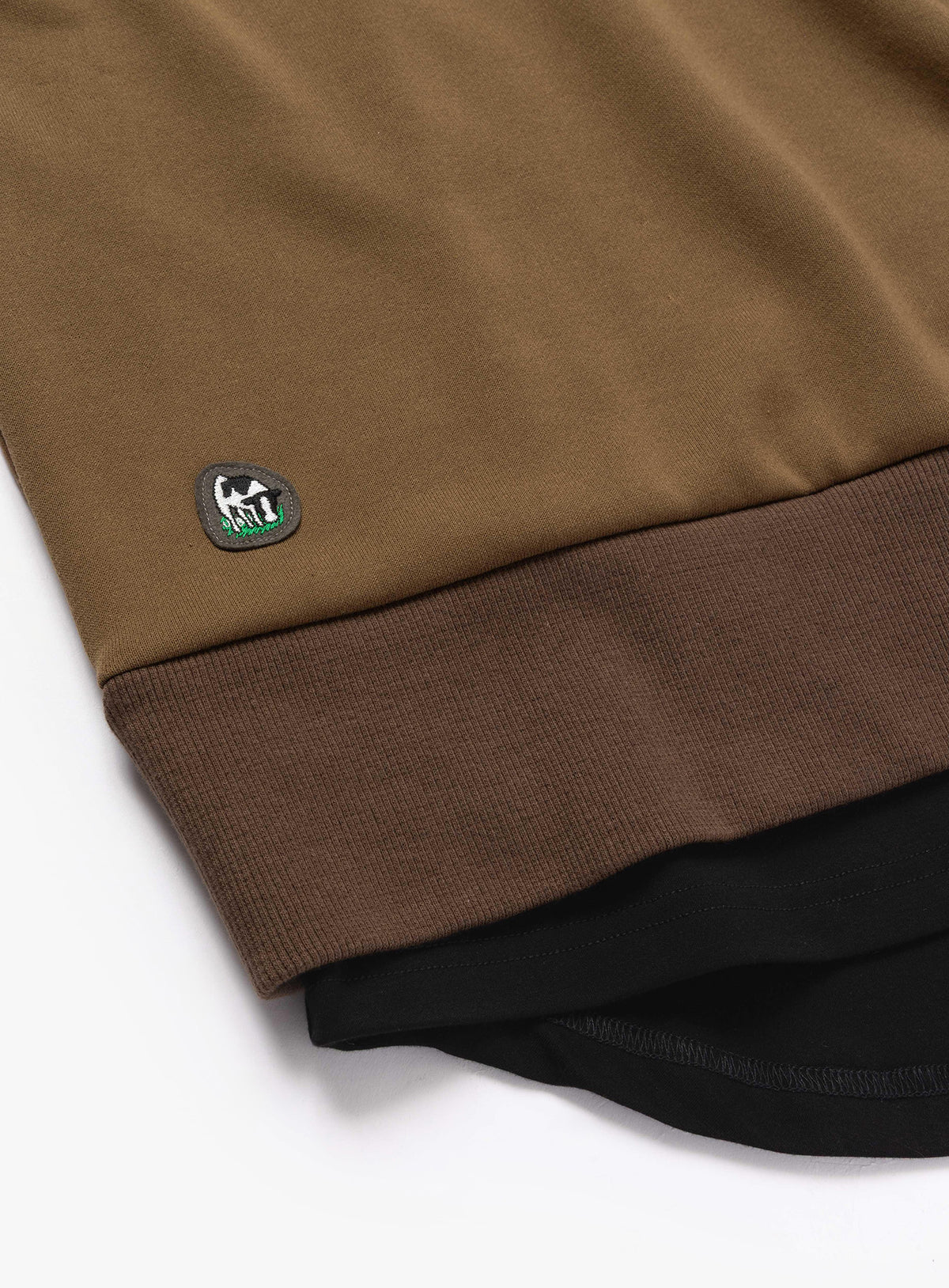 LAYERED SWEATSHIRT 12月