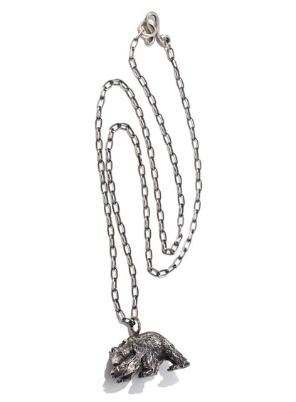 熊の置き物ネックレス