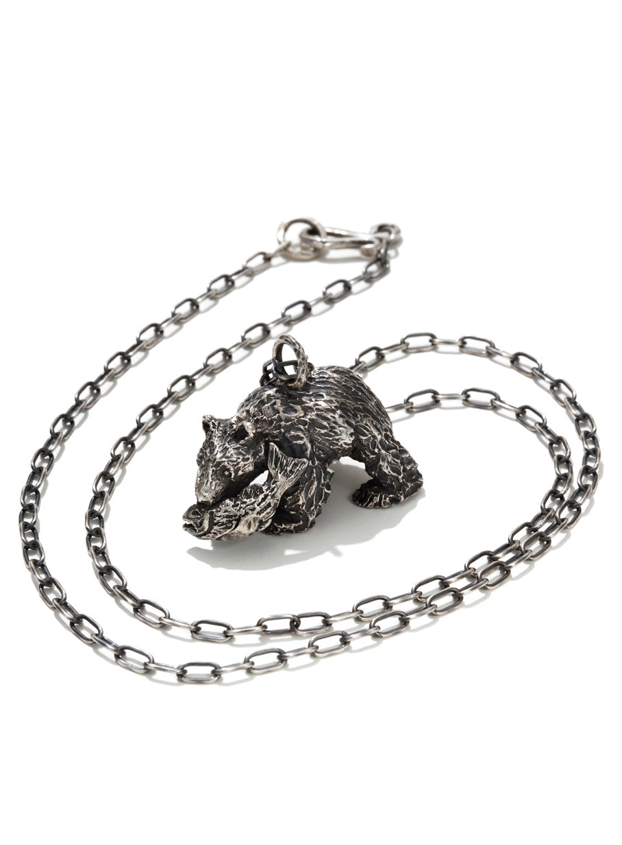 熊の置き物ネックレス