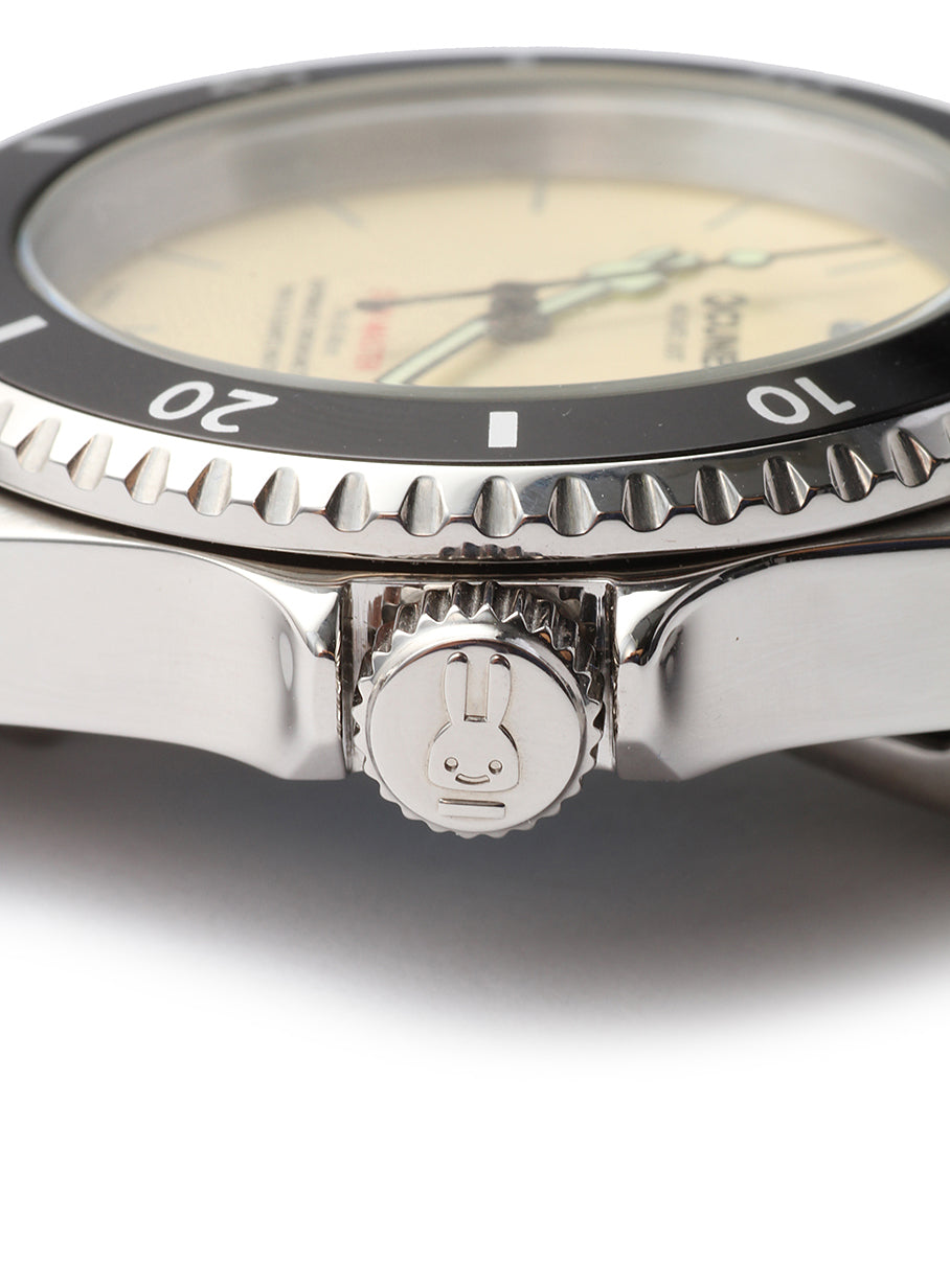 CUNE WRIST WATCH