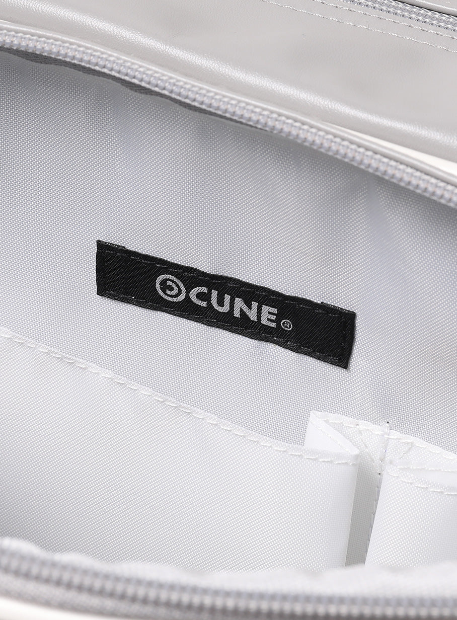 スポーツのバッグ