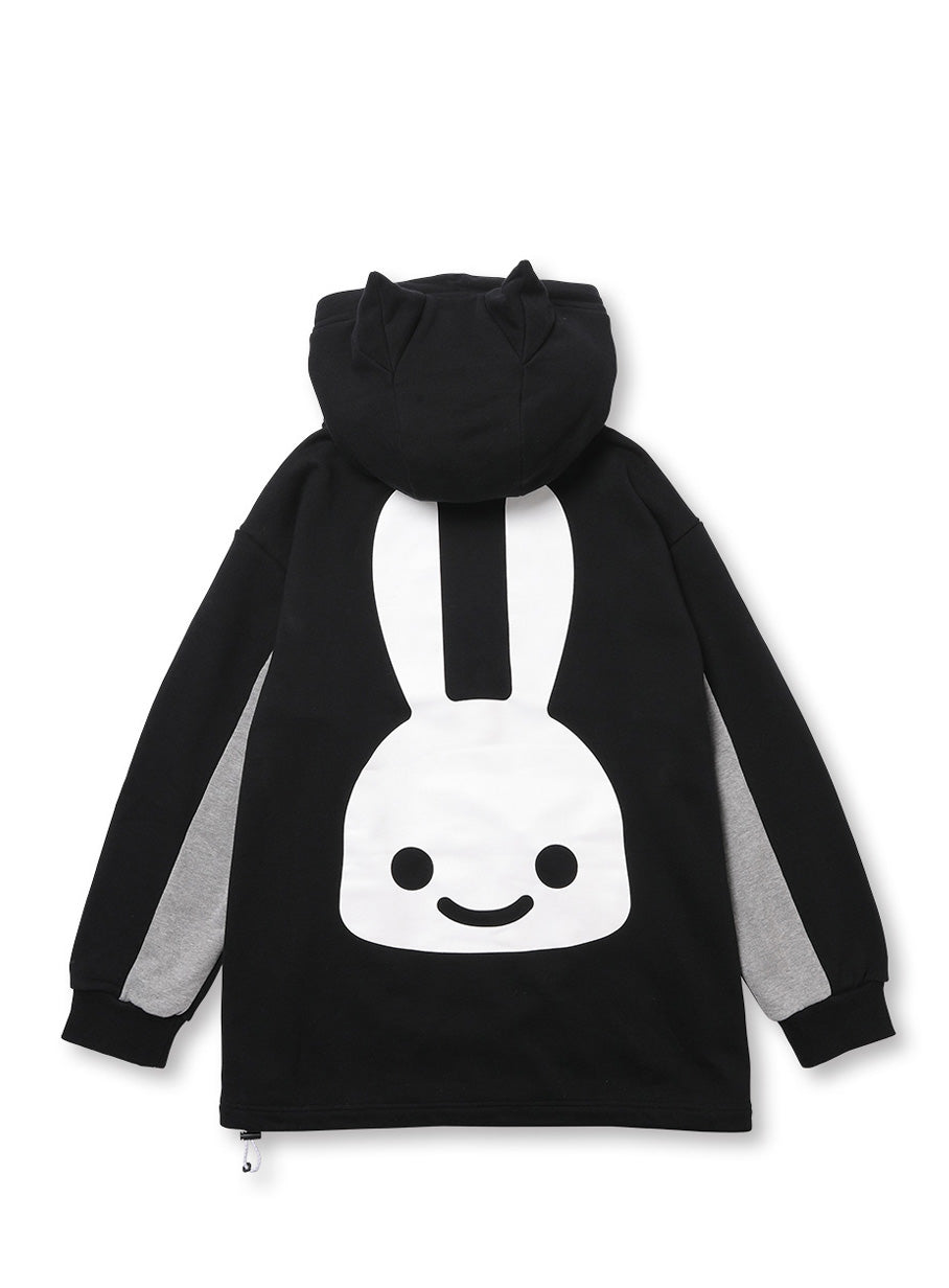 女性の耳付きハーフジップパーカー