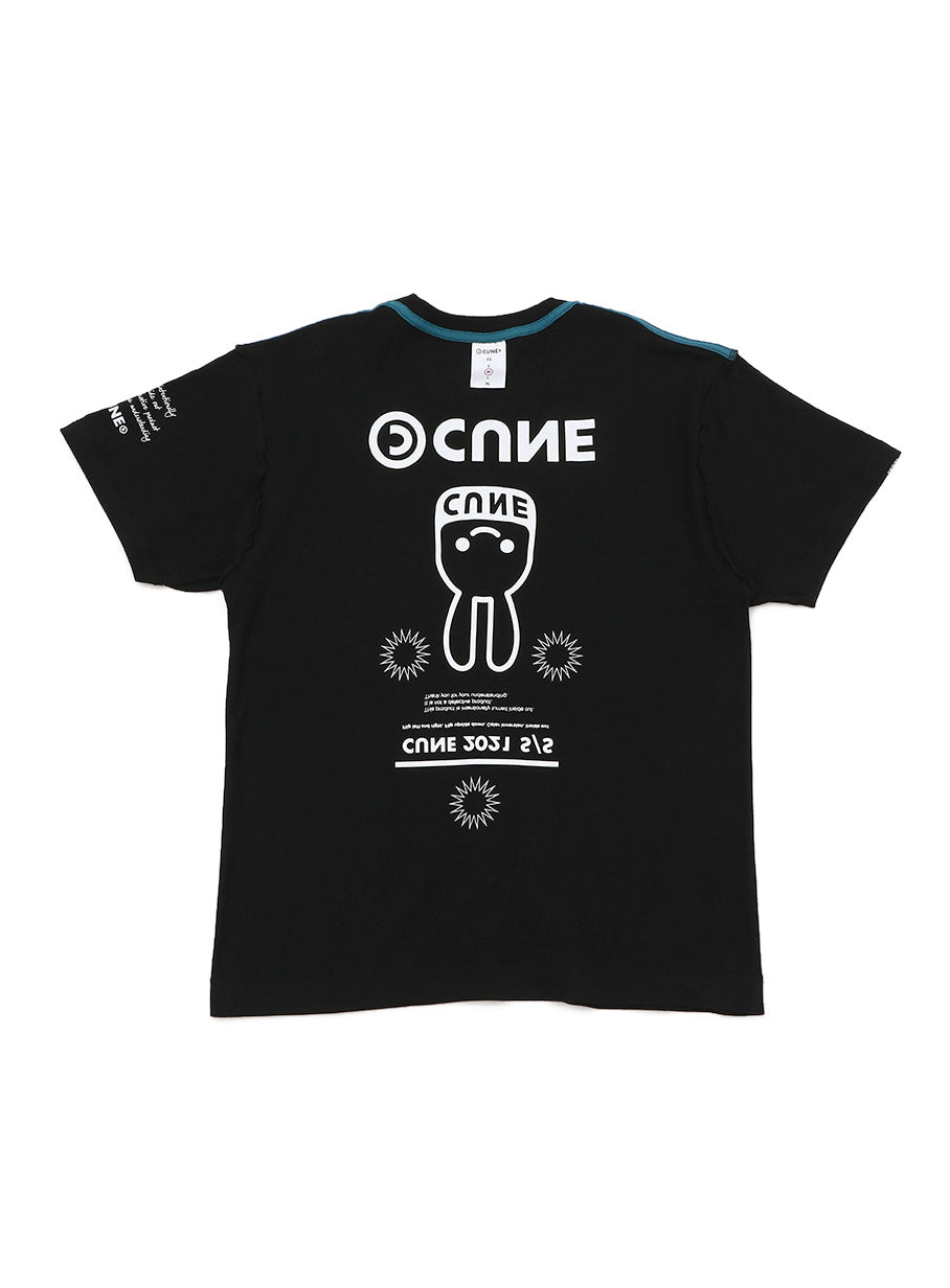 反転Tシャツ 自撮り