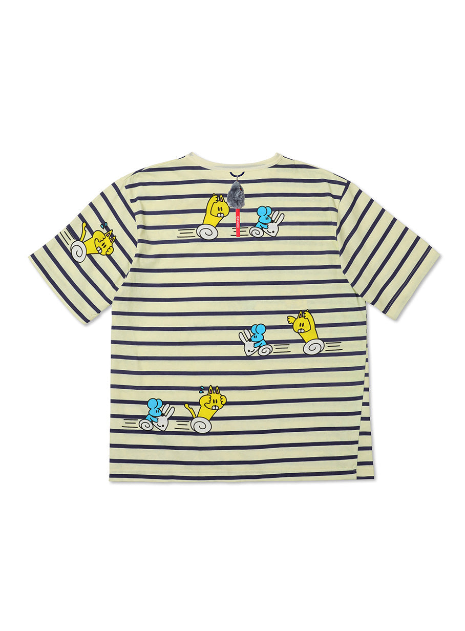 足ぐるぐる猫のTシャツ