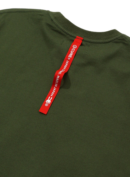 ビッグT 黒猫と遊ぶ人