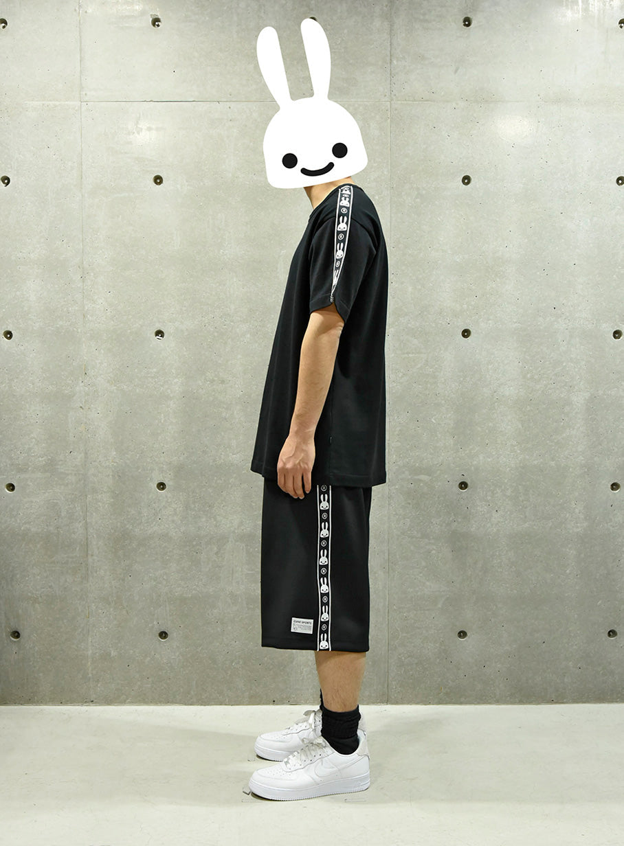 ウサギテープのTシャツ