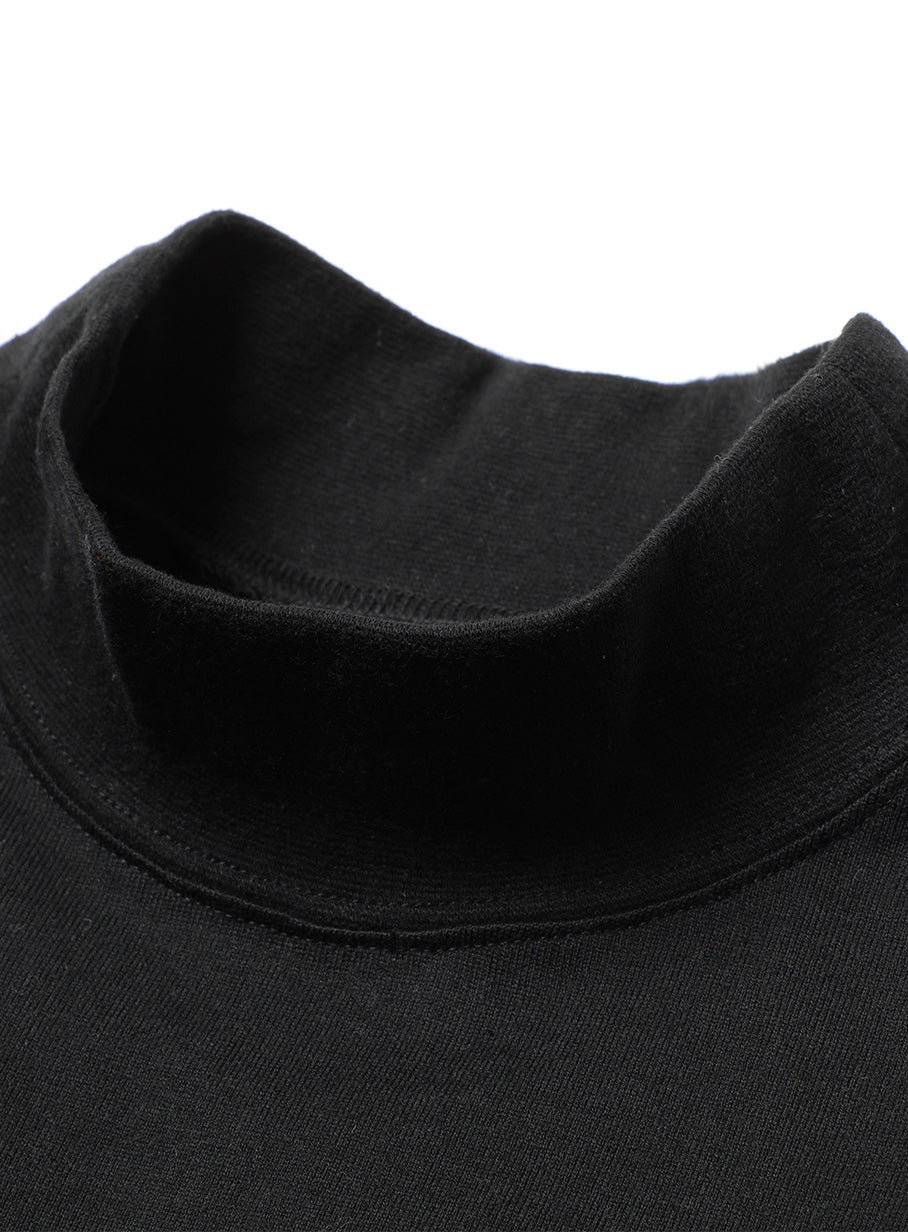 ウサギテープのモックネックTシャツ
