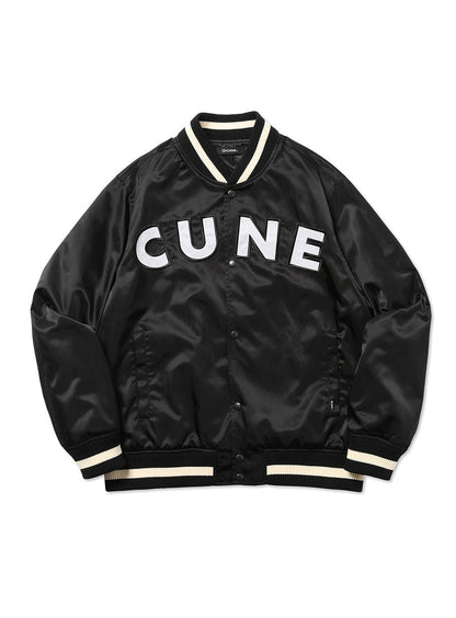 飛び出す猫のナイロンスタジャン