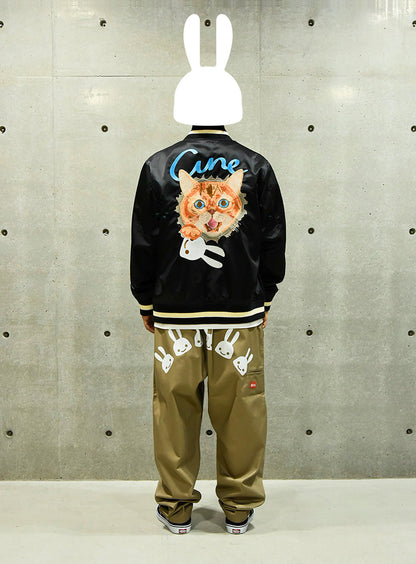 飛び出す猫のナイロンスタジャン