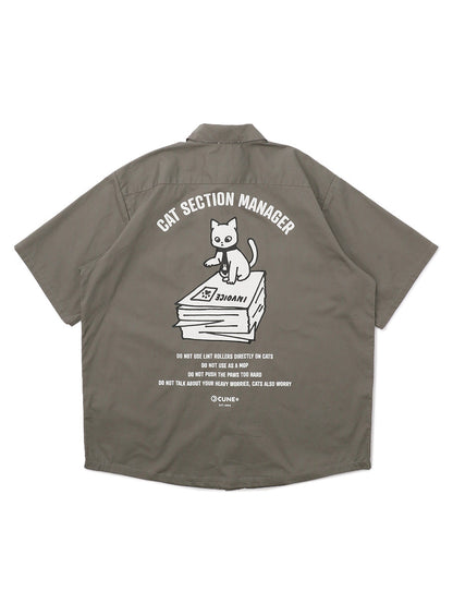 ワークシャツ 書類と猫